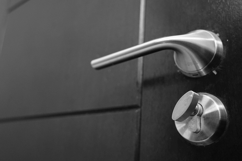 Phone, Wallet, Keys… How Do You Lock Your House When You Leave?