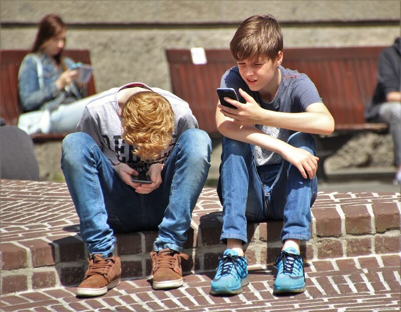 Sometimes Safety Simply Requires Putting Away the Smart Phone
